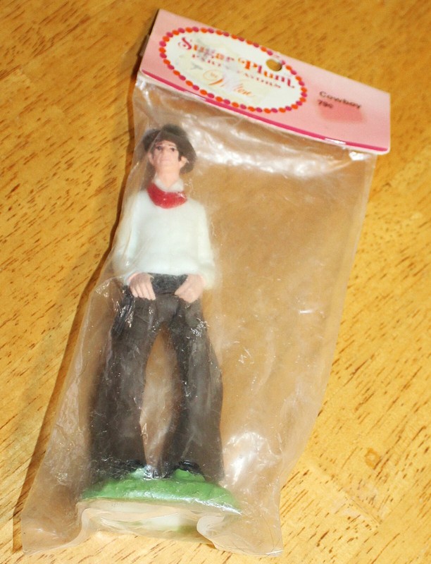 Wilton ~ VINTAGE COWBOY CAKETOPPER (SUGAR PLUM) #2113-308 – PLASTIC – 6 ” Tall
