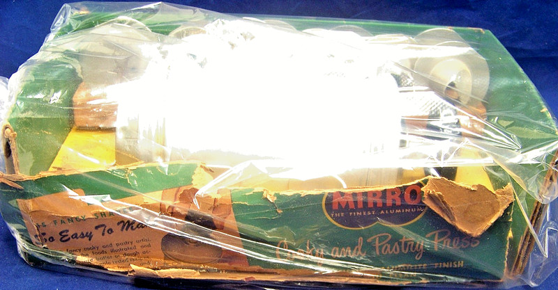 Classic Vintage 1950s Mirro Cooky & Pastry Press in Original Box w/ 15 Discs gallery
