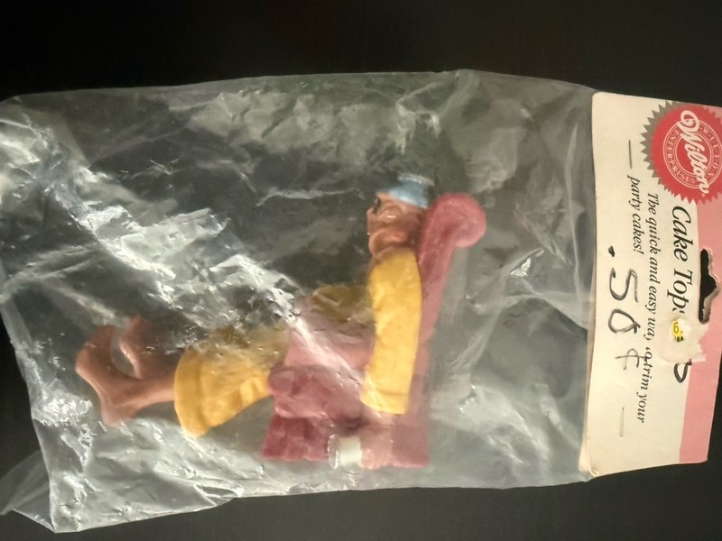 Lot 2 Vintage 1987 Wilton CAKE Tops Retired Old Man, Sick Man Beer Hungover gallery