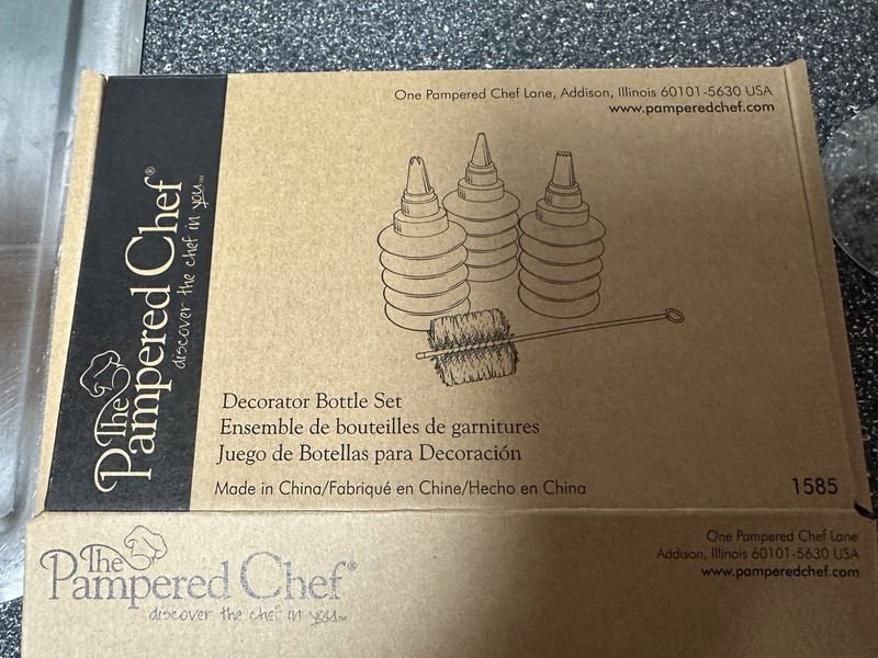 The Pampered Chef Decorator Bottle Set 1585