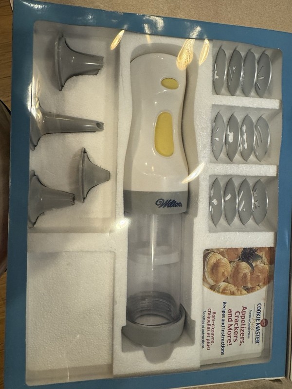 Wilton Cookie Master Plus Cordless Press: Model 2104-4008 (New) gallery
