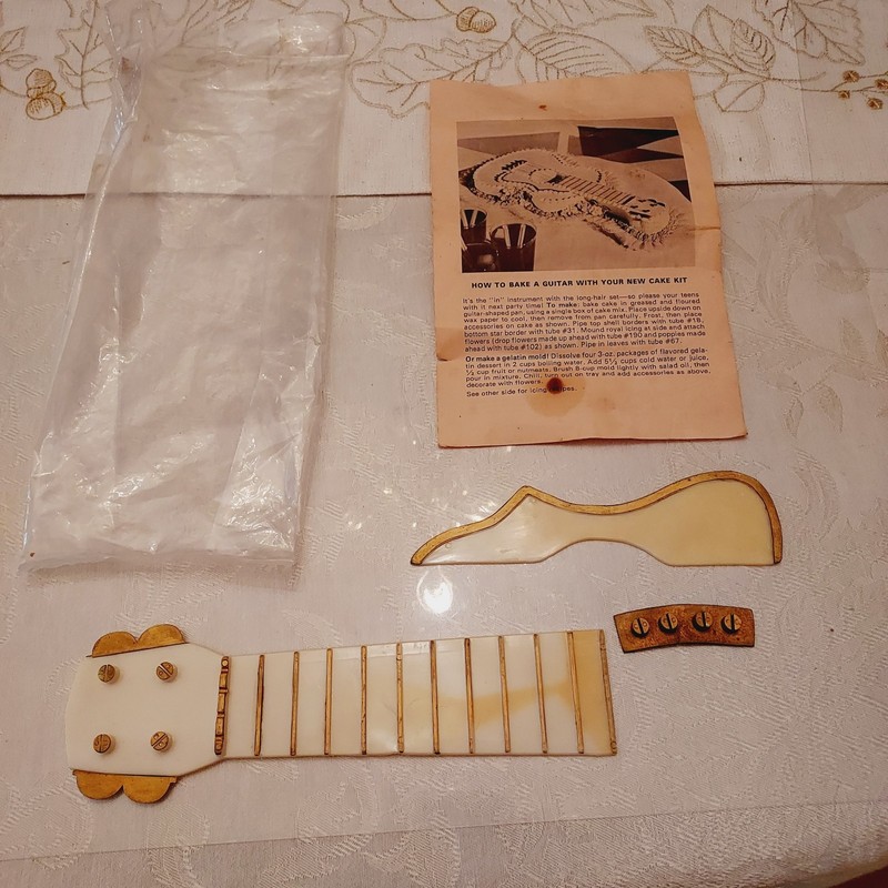 Very Vintage Wilton Guitar Cake Kit Accessories Hong Kong