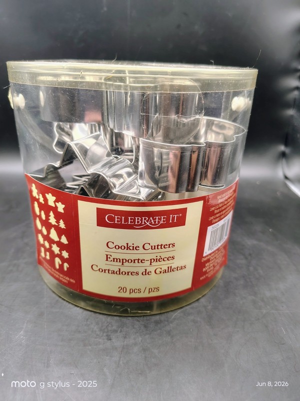 NewCelebrate It Christmas Cookie Cutter 20 Pc Stainless Steel Holiday Shapes St