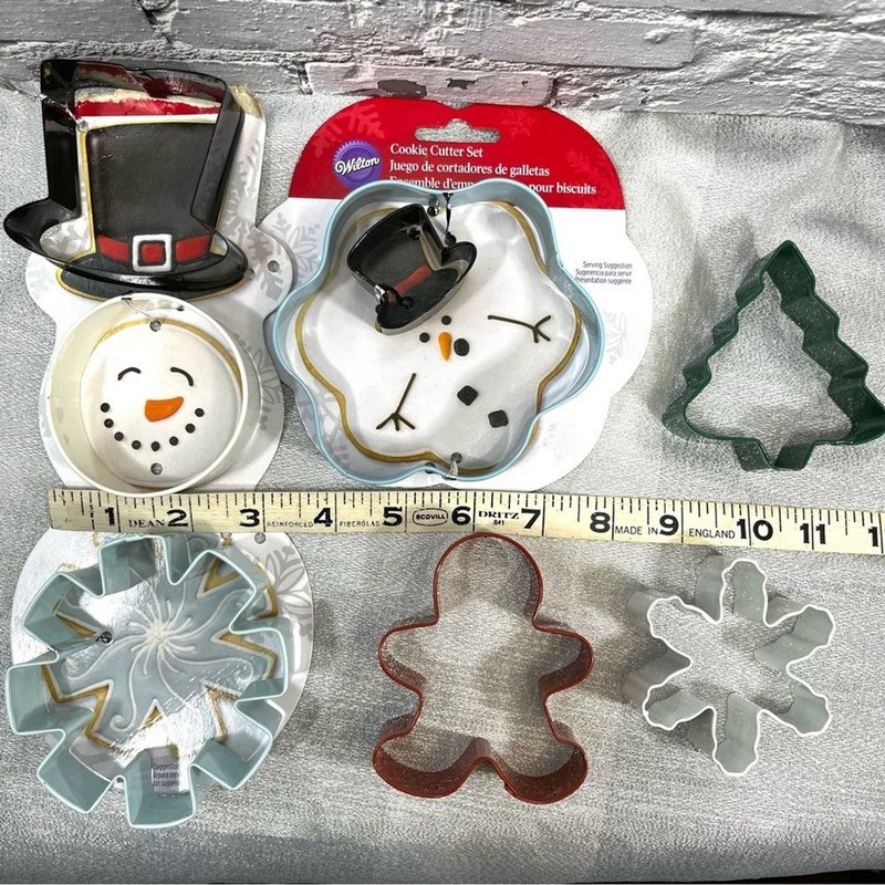 Cookie Cutter Sets 20 pieces - Holiday, Spring Flowers, Safari, Ocean and Snoopy gallery