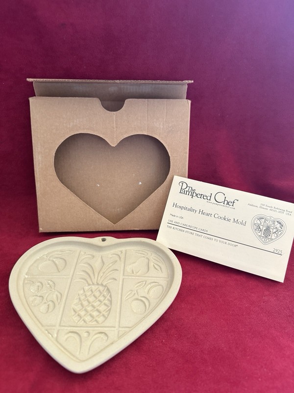 2001 Pampered Chef Stoneware Cookie Mold Hospitality Heart Pear Cherry Pineapple