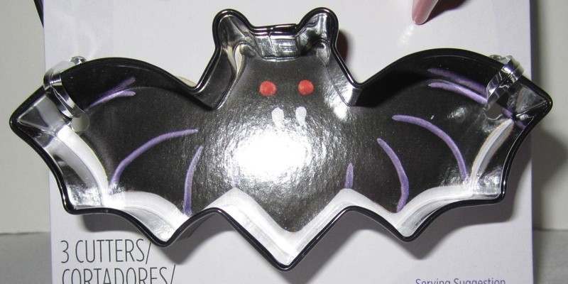 Wilton Cookie Cutter Cutters Metal Set Lot of 3 Halloween Bat Teeth Tombstone gallery