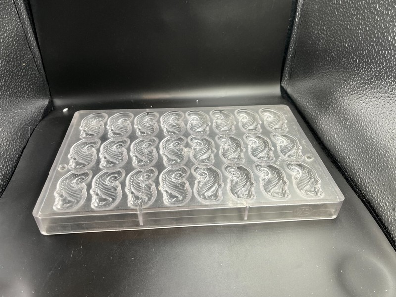 Polycarbonate Chocolate/Candy Molds – Seahorse, 2″ & 1.5″ Truffle