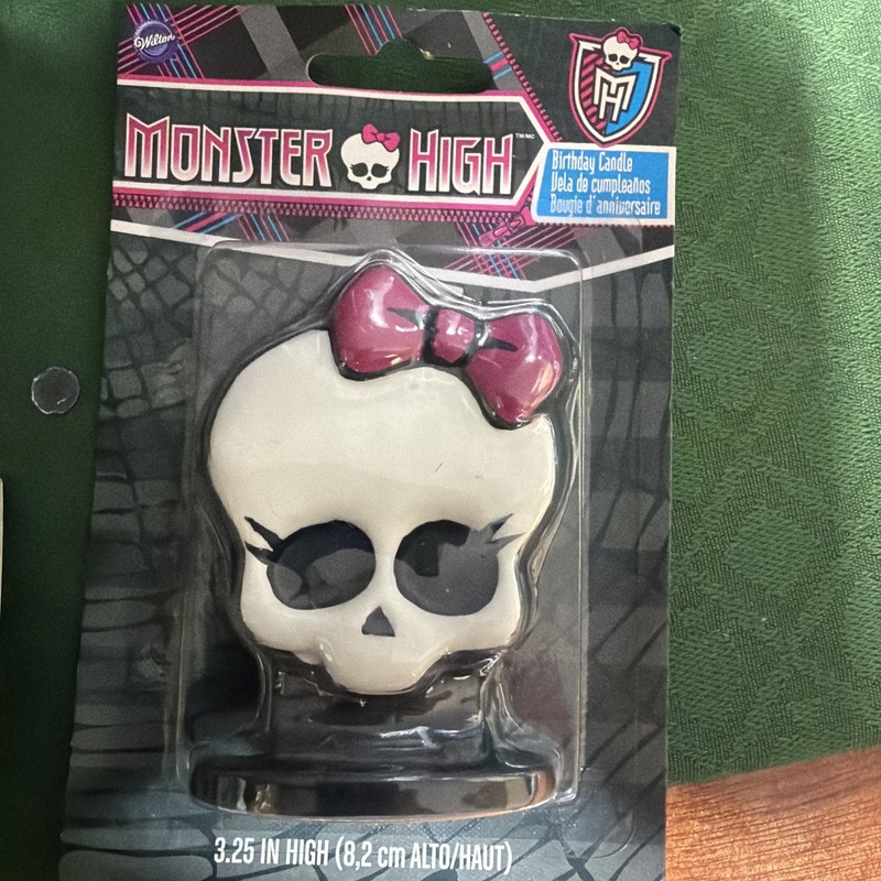 Monster High Cupcake Stand, 50 Holders 48 Picks Bags Candle Birthday Party Decor gallery