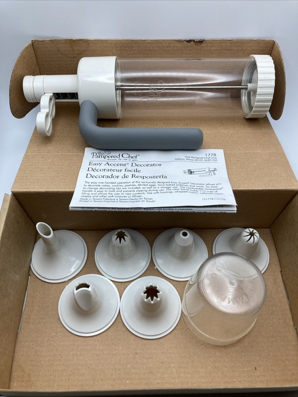 Pampered Chef Easy Accent Decorator #1778 Icing Frosting Cookie Press EUC Mi