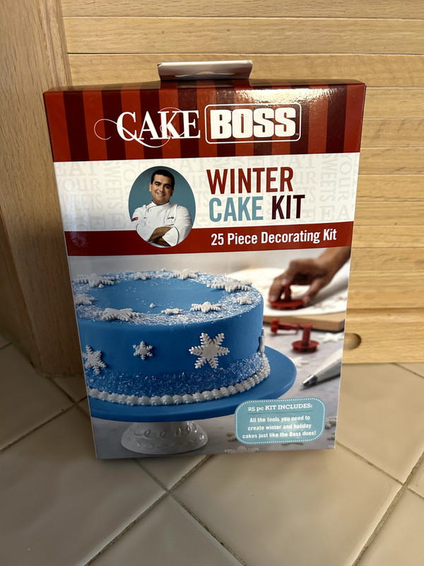 Cake Boss Winter Cake Decorating Kit – 25 Pieces -not used