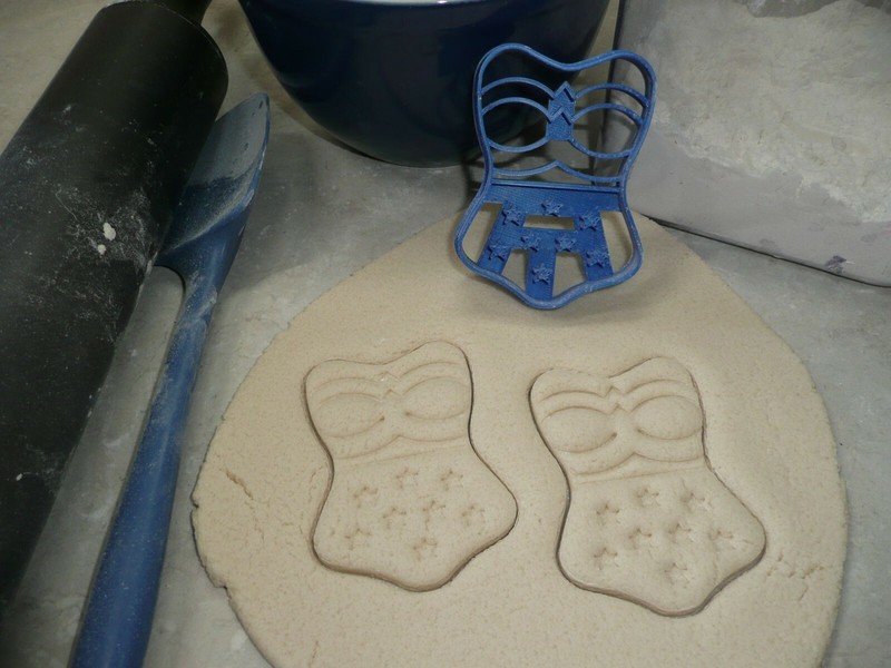 THEMED WONDER WOMAN CORSET SUPERHERO COOKIE CUTTER MADE IN USA PR4455 gallery