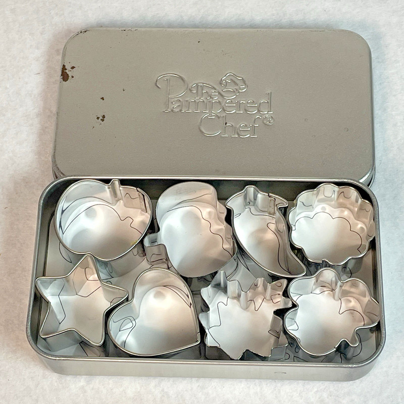 Pampered Chef Mini Creative Cutters Set 1095 Stainless 8 Cookie Shapes in Tin