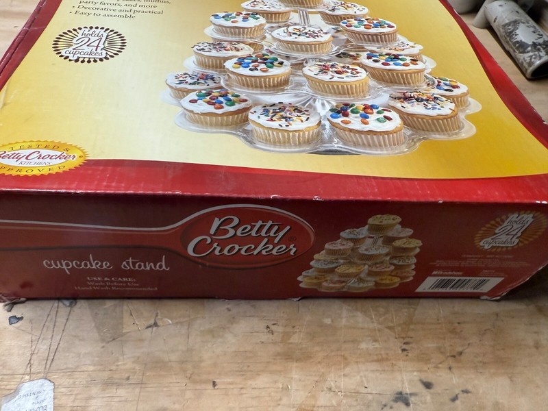 Betty Crocker Cupcake Stand -Holds 24 Cupcakes gallery