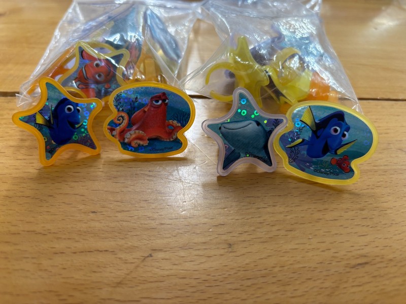 Finding Dory Cupcake Set including Cupcake Cups , CC Rings and Treat Stand gallery
