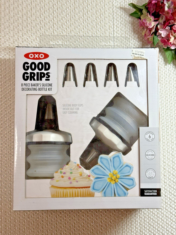 OXO Good Grips 8 Piece Baker’s Silicone Decorating Bottle Kit ~ Brand New