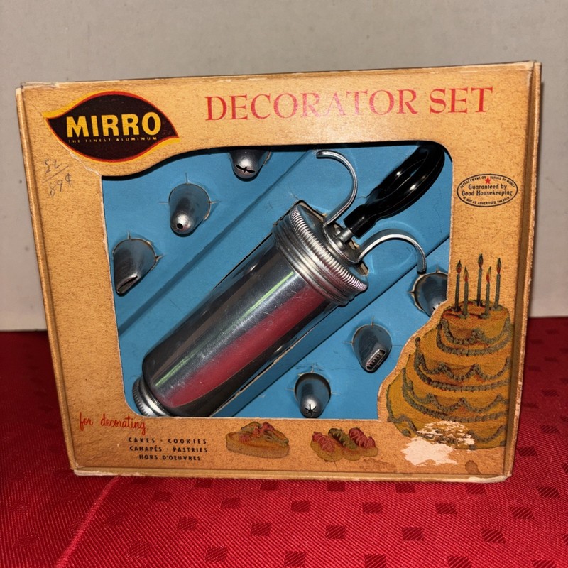 Vintage 1950s Mirro Aluminum Decorator Set with Original Box – Retro Baking Kit