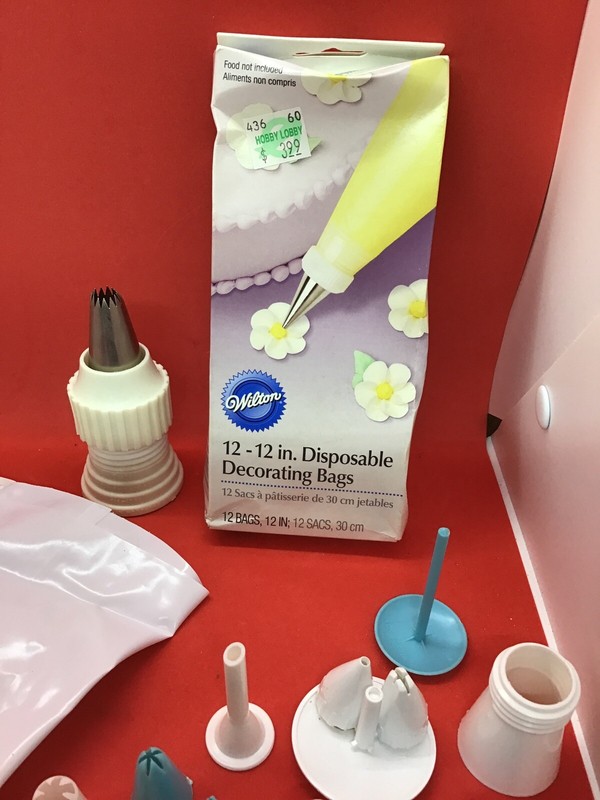 Large Lot of Wilton Cake Decorating Tips, Nozzle And Bags - Plastic gallery