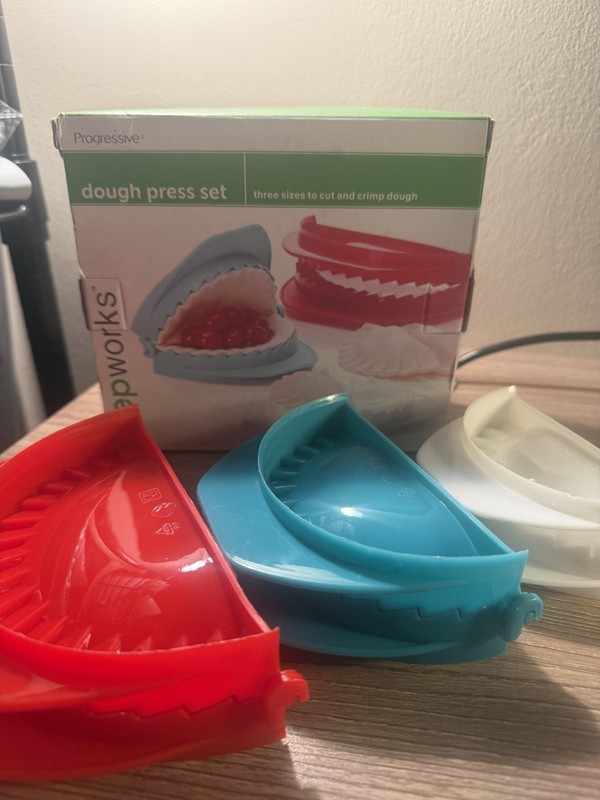 Progressive Dough Press Set (For Sm. Pies and Crimp Dough/Empanadas) Three Sizes
