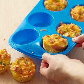 Standard Cupcake Liner Baking Cups, 300 Count, Polka Dots gallery