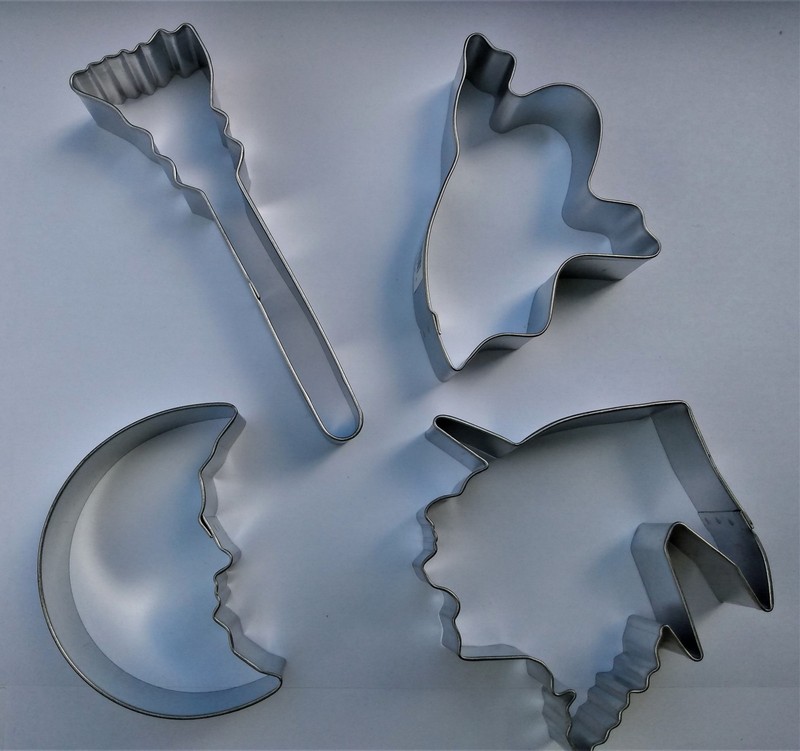 Spooky Cookie Cutter Halloween Set 4pc Half Moon Ghost Broom Witch Face gallery