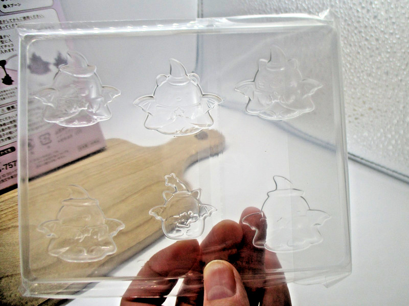 Sumikkogurashi Sumikko Meiji Chocolate Clear Mold tray made in JAPAN gallery