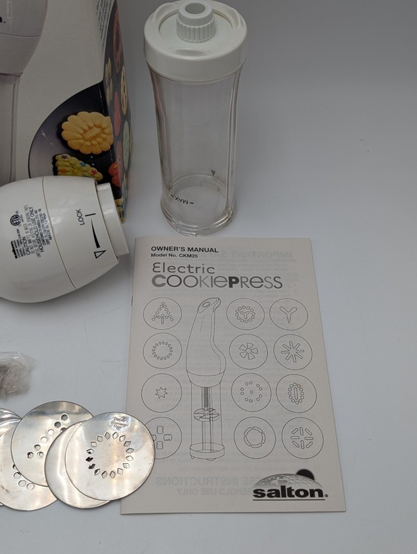 Salton Electric Cookie Press CKM25 COMPLETE Great Shape gallery