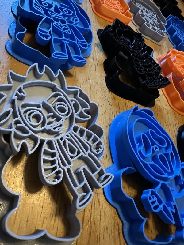 8 Characters horror Movie Cookie Cutters 16 Pieces Halloween Time gallery
