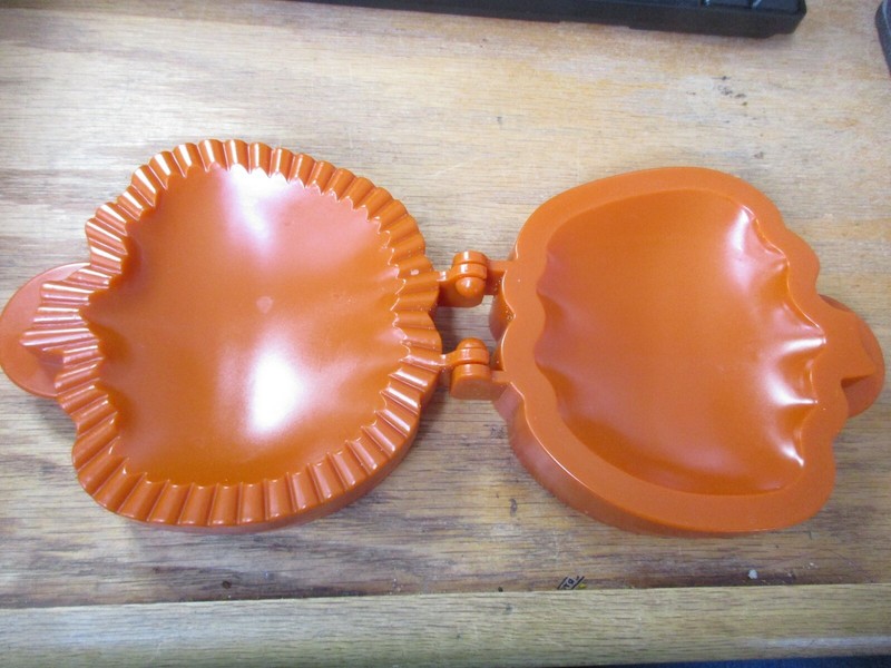 Williams Sonoma Personal Size Pumpkin Shaped Pocket Pie Mold EUC gallery