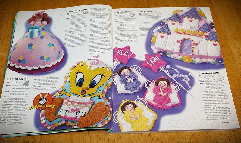 Wilton: YEARBOOK OF BAKING & CAKE DECORATING (Set of 3) 1997, 1999, 2000 Vintage gallery
