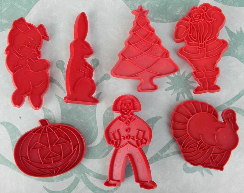 Tupperware Lot of 7 Red Plastic Holiday Cookie Cutters with Handles