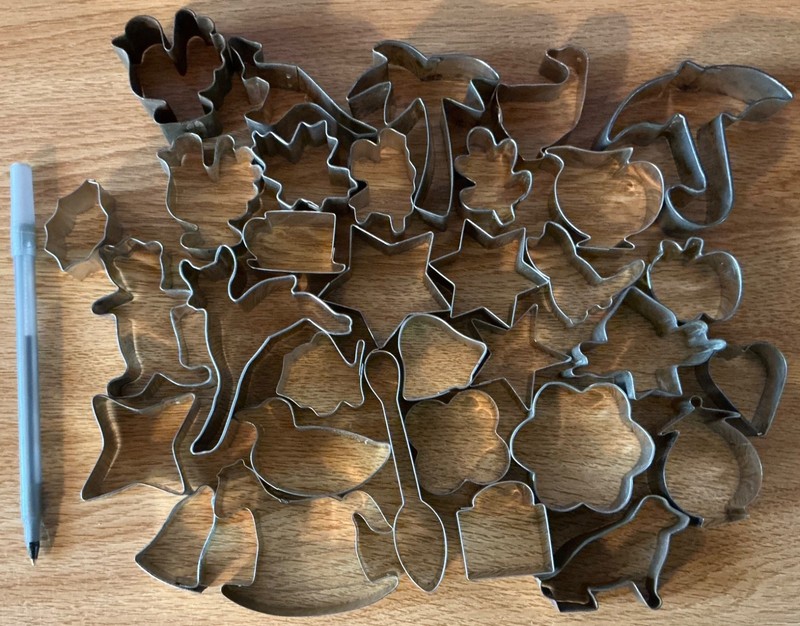 Huge Lot of 45 Small Assorted Metal Cookie Cutters Teapot Spoon Cat Pig Cow Lips gallery