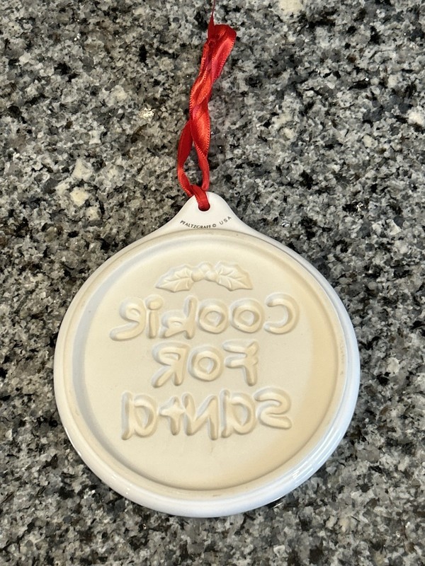 Pfaltzgraff Winterberry “Cookies For Santa” Cookie Mold/Press 4.75”D gallery