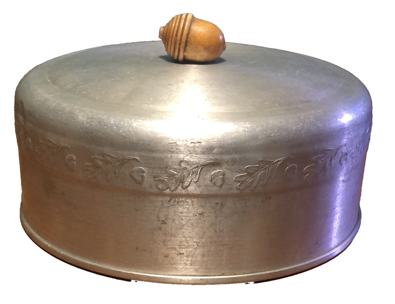 1950’s MCM West Bend Aluminum Acorn 10″ Cake / Pie Plate Lid W/ Humidity Stone