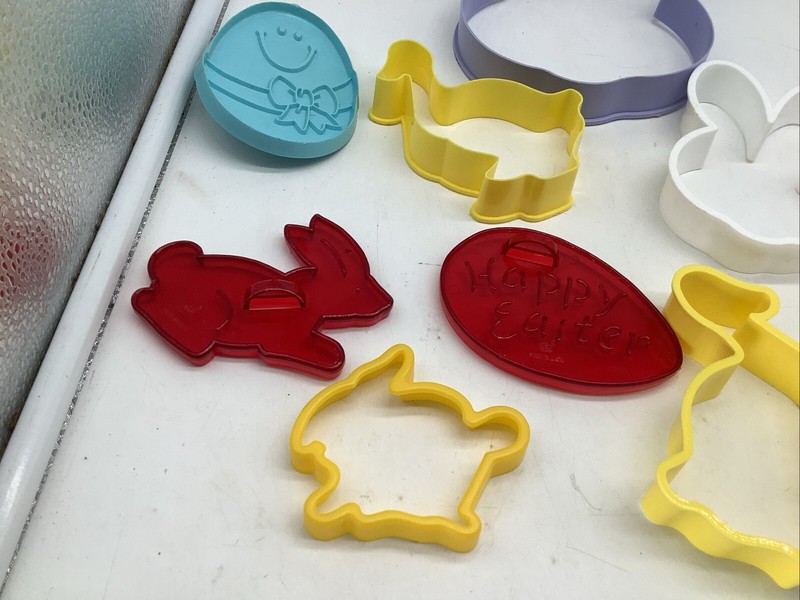 10 Easter Hard Plastic Cookie Cutters Rabbit Chick Duckling Egg gallery