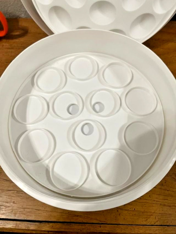 Mainstay 4 in 1 - Carrier with Lid - Cupcakes, Deviled Eggs, Pies & Cakes gallery