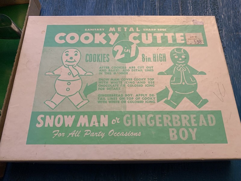 VTG. Metal 8" Snow Man / Gingerbread Boy Cookie Cutter-in ORIG. BOX gallery
