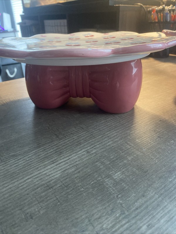cake stand