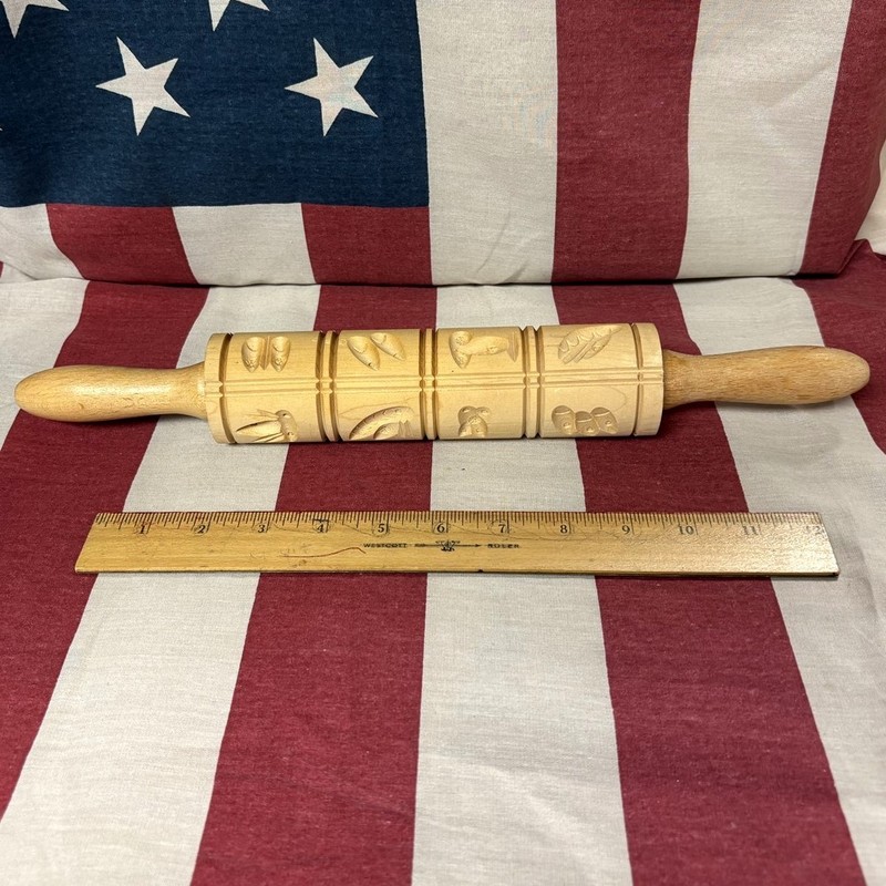 SPRINGERLE carved maple wood Rolling Pin vtg cookie mold German baking tool 11″