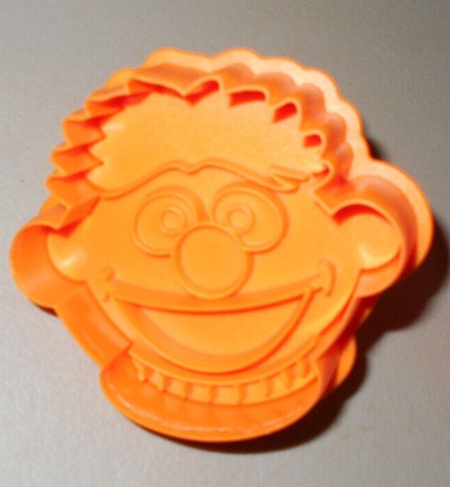 Sesame Street Cutters Williams- Sonoma Oscar Grouch Elmo Ernie Cookie Monster gallery