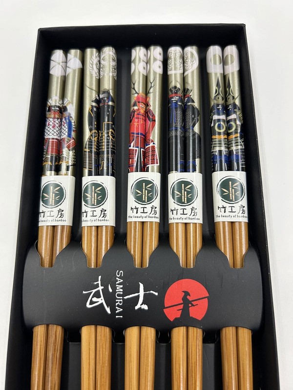 Reusable Chopsticks Japanese Natural Wooden 5 Pairs Lightweight 8.8 Inch gallery