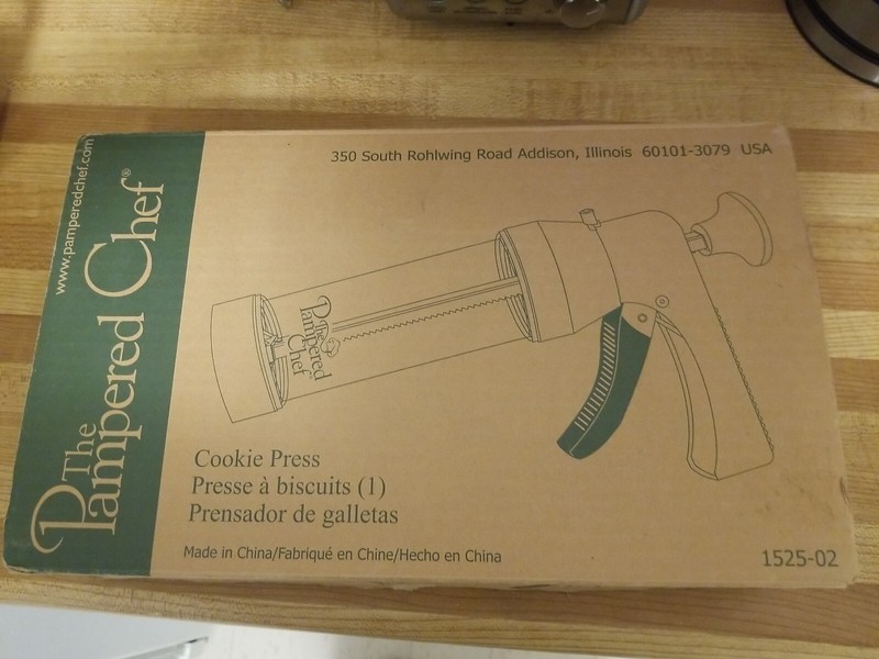 Pampered Chef Cookie Press #1525 w/15 discs/patterns/designs & box