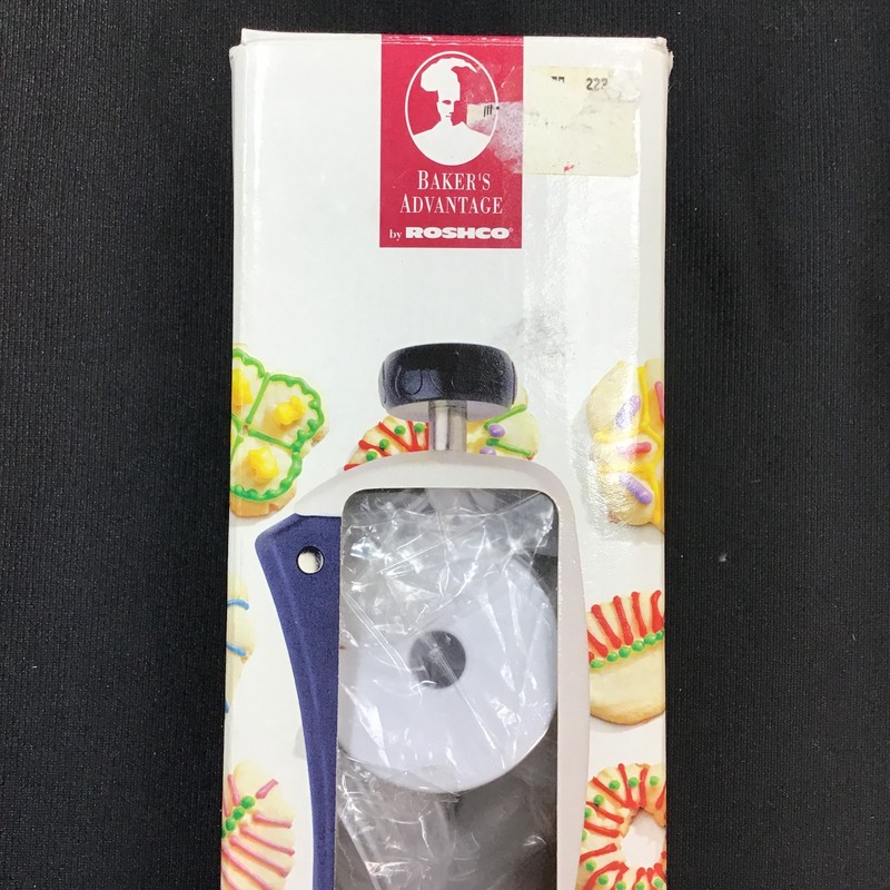 Roshco Bakers Advantage Deluxe Christmas Cookie Press 20 Discs 6 Tips Open Box gallery