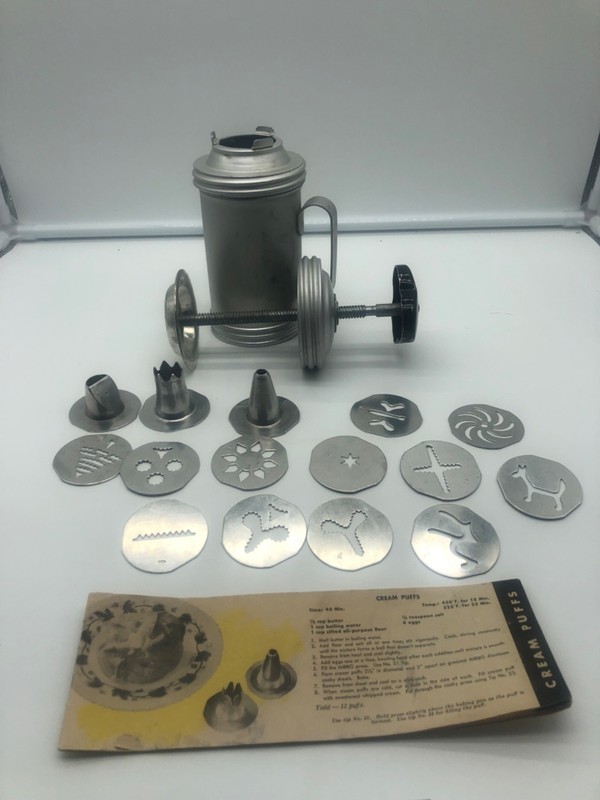 Mirro aluminum Cookie Pastry Press Maker – 15 Piece T-311 with manual