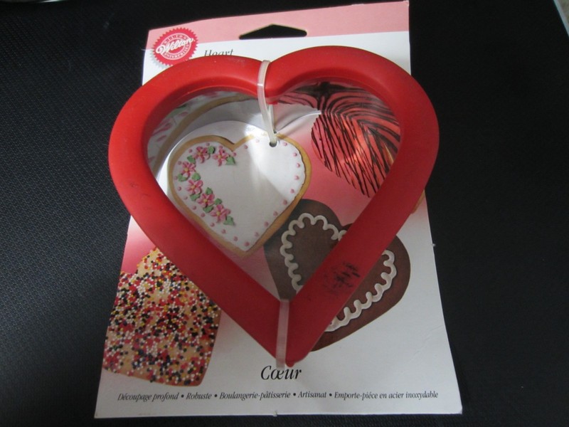 Wilton Comfort Grip Heart Shaped Metal Cookie Cutter – Brand New!!!