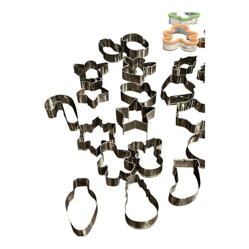 39-Piece Holiday Cookie Cutter Lot –Xmas Shapes, Metal + 2 Rubber-Edged Cutters gallery