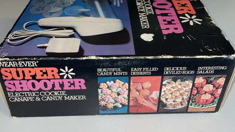 WearEver 70001 Super Shooter Electric Cookie Maker (Missing 2 Out Of 9 Discs) gallery