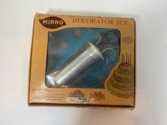 Vintage 1950s Mirro Aluminum Decorator Set with Original Box – Retro Baking Kit