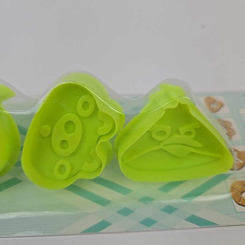 Angry Bird plunger cookie cutter stamp set - biscuits pie crust - NEW SHIPS FREE gallery
