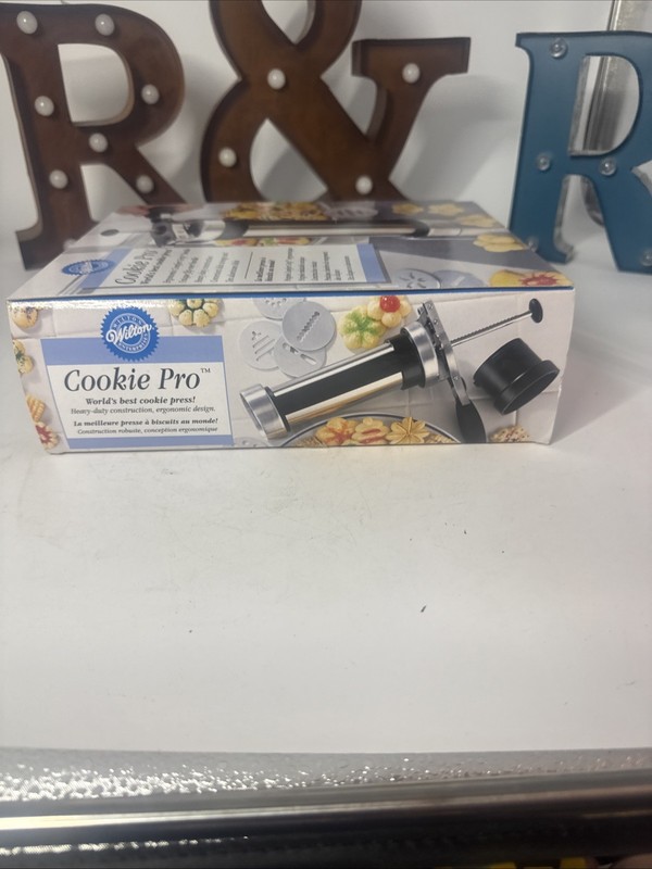 New Wilton Cookie Pro Cookie Press Set W/ 10 Stainless Steel Disks & Disc Storag gallery