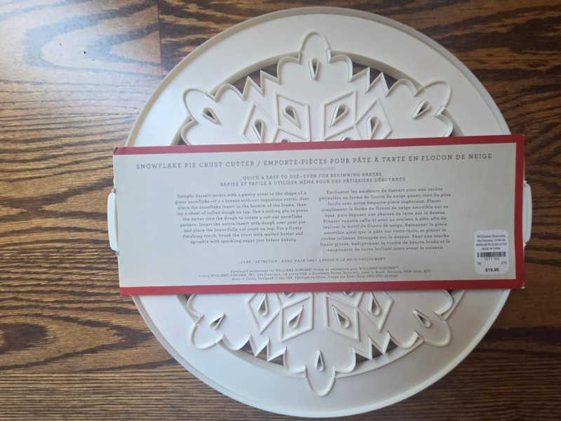 Brand New Williams-Sonoma Snowflake Pie Crust Cutter - Never Used gallery